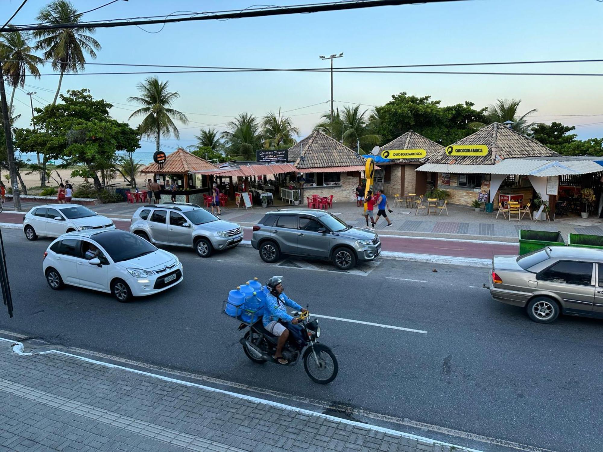 Na Av. Cabo Branco * João Pessoa