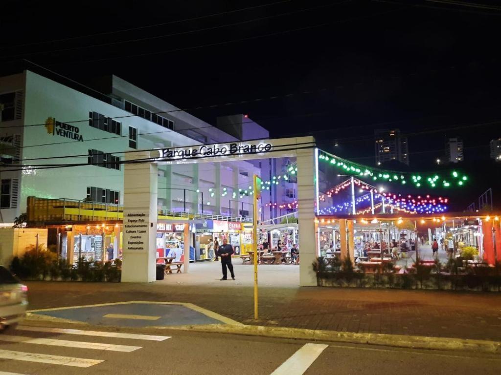 Na Av. Cabo Branco * João Pessoa